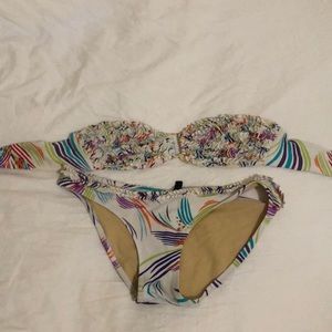 BCBG off-white patterned ruffle bandeau bikini